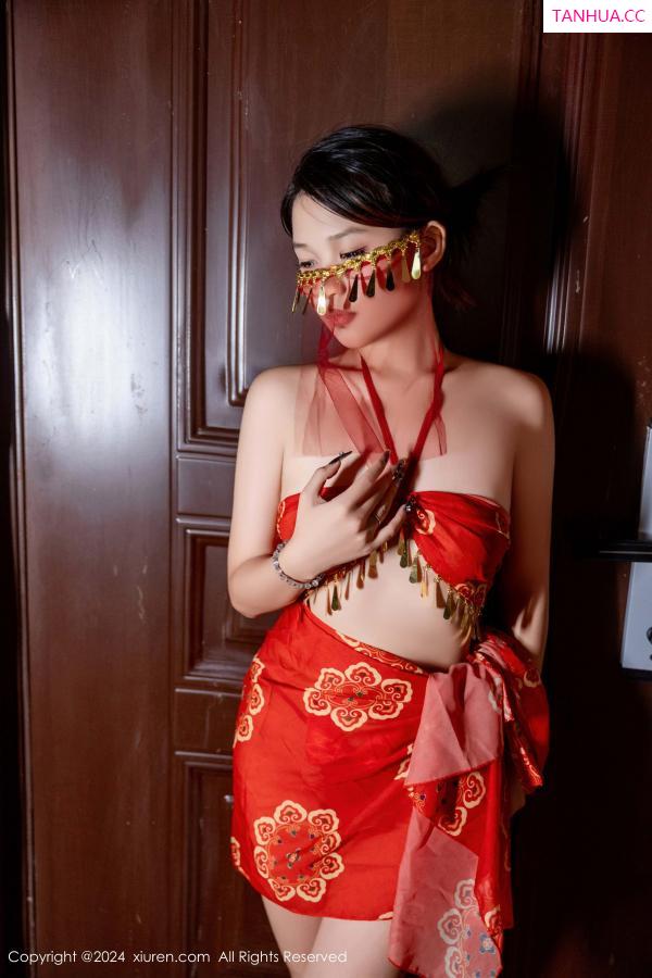   [XiuRen]高清写真图 2024.10.22 No.9323 吴婷婉 性感美腿第5张图片